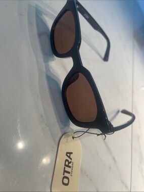 OTRA Nia Frame Sunglasses in Chocolate NWT